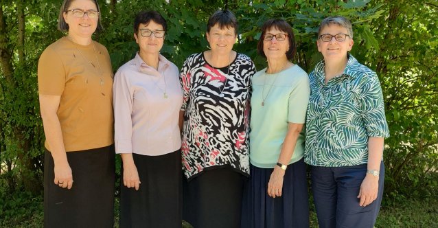 Die neue Generalleitung der Schwesterngemeinschaft Caritas Socialis. vlnr: Sr. Ângela L. Vandresen, Sr. Clotilde R. Bonfim, Sr. Susanne Krendelsberger, Generalleiterin, Sr. Sieglinde Ruthner, Sr. Karin Weiler