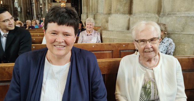 Sr. Susanne Krendelsberger CS und Ingeborg Schödl Stephansdom 2023 Copyright Caritas Socialis